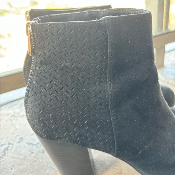 Black suede ankle booties with black block heel and silver zipper. Size 8. - Picture 4 of 5